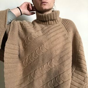 Inverni Poncho, NWOT